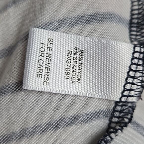 Cato 26/28 Plus Size White Striped Blue Floral Blouse Casual Knit Tee Summer Top - Picture 6 of 11